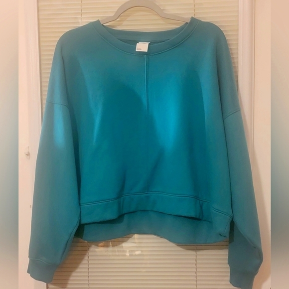 Trendy Women's Large Cropped ALL IN MOTION Over Sized Teal Sweatshirt. 🩵✨️ - Picture 1 of 12